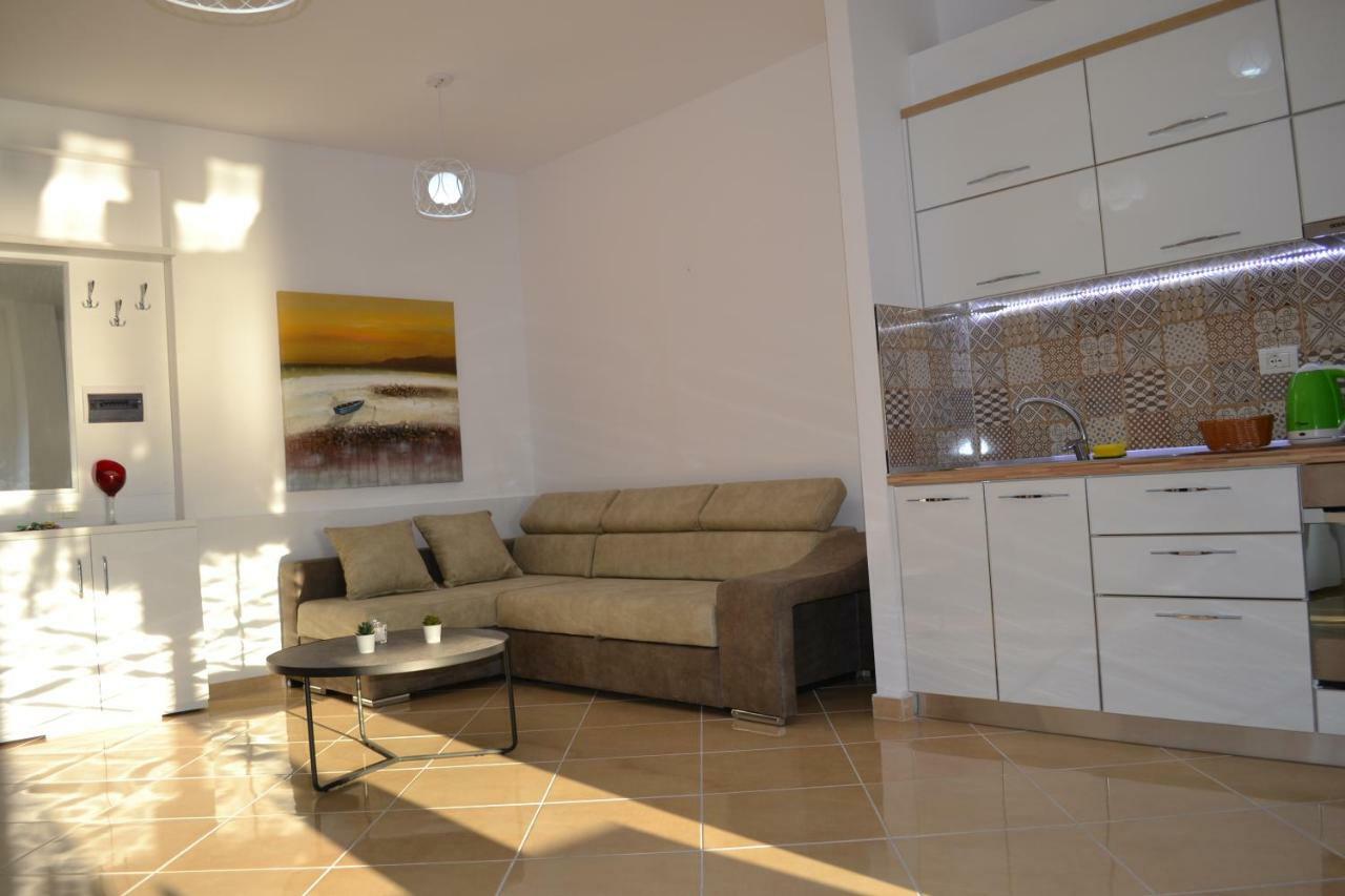 Seaview Penthouse 2 Bedrooms Apartment & Box Garage Vlorë Exteriör bild