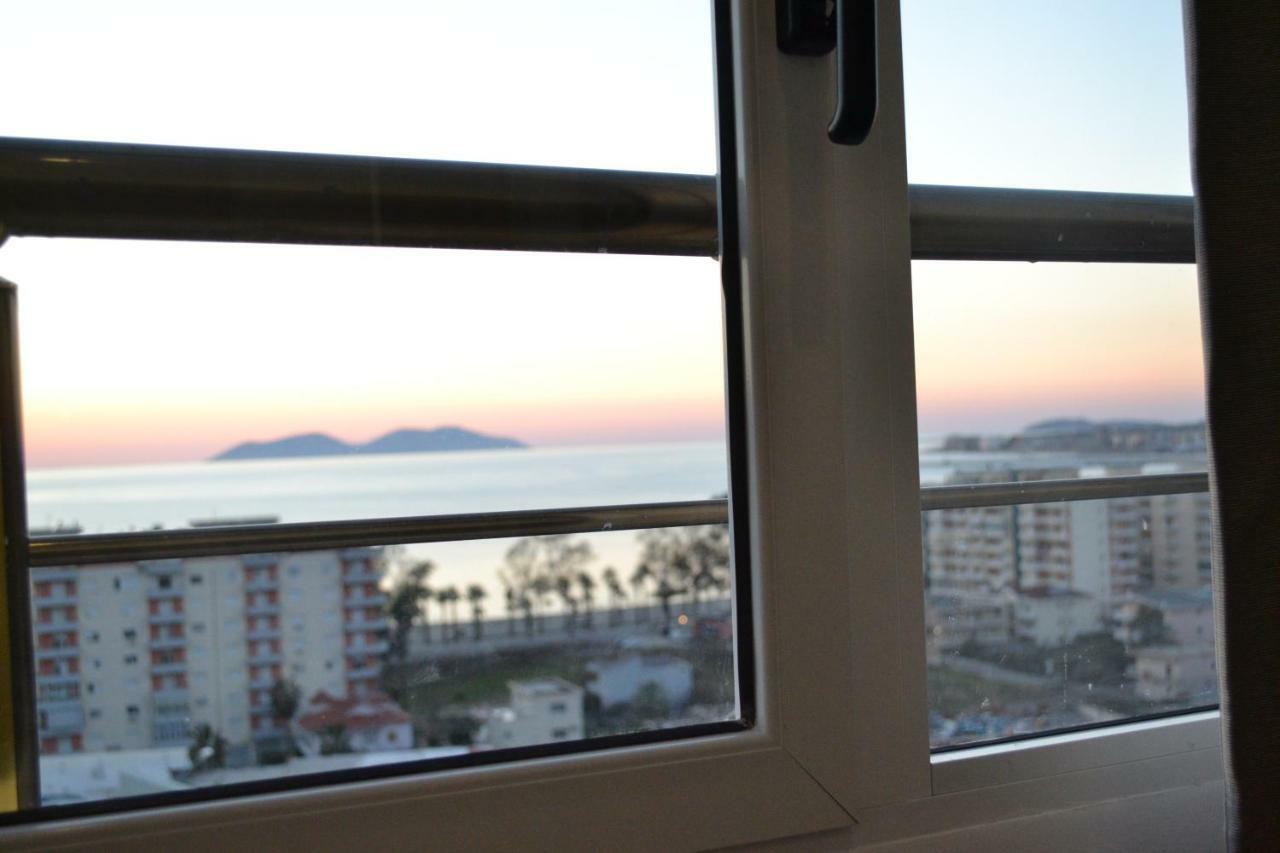 Seaview Penthouse 2 Bedrooms Apartment & Box Garage Vlorë Exteriör bild